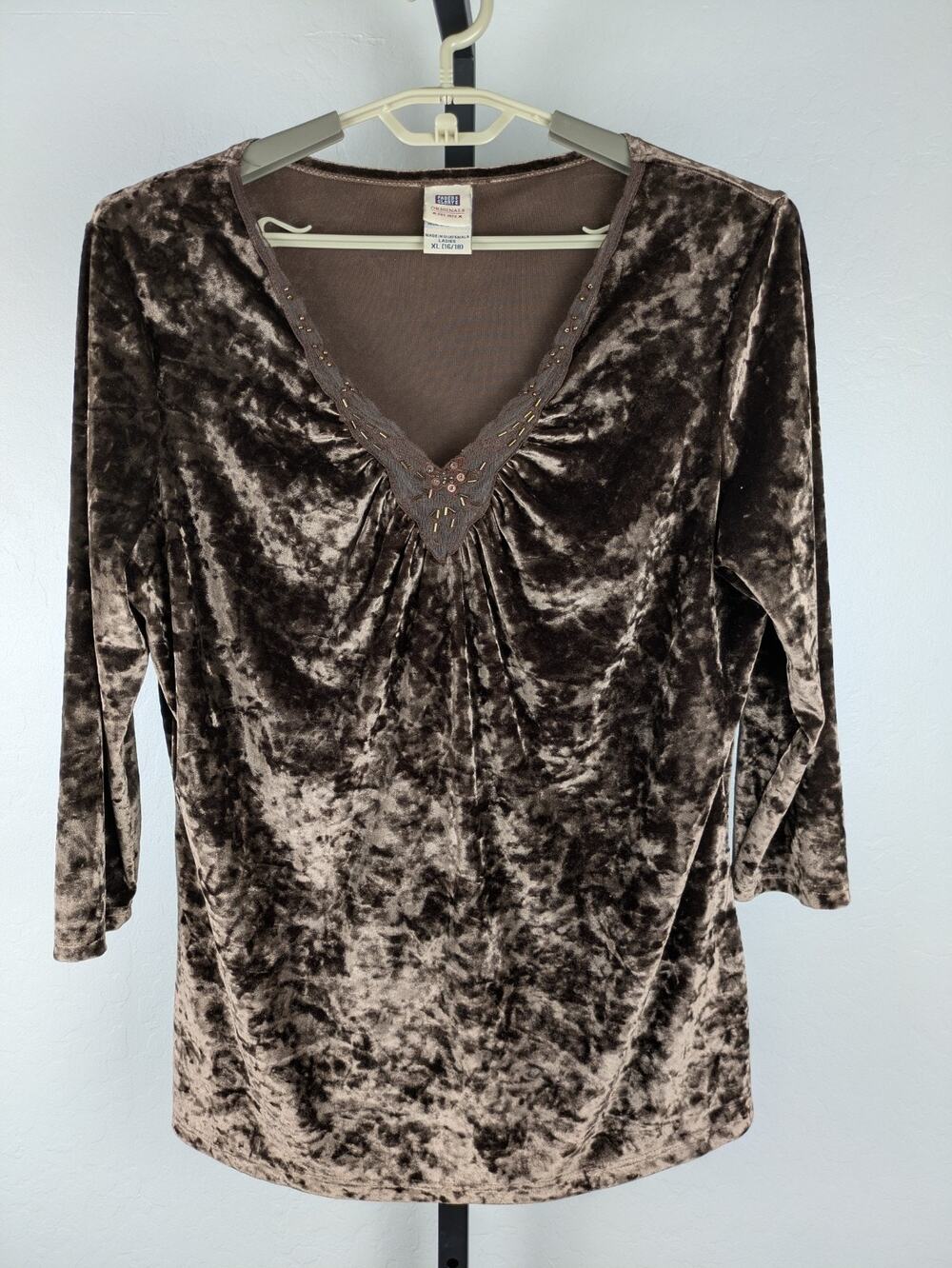 Faded Glory Y2K Brown Crushed Velvet V-neck 3/4 Sleeve Top